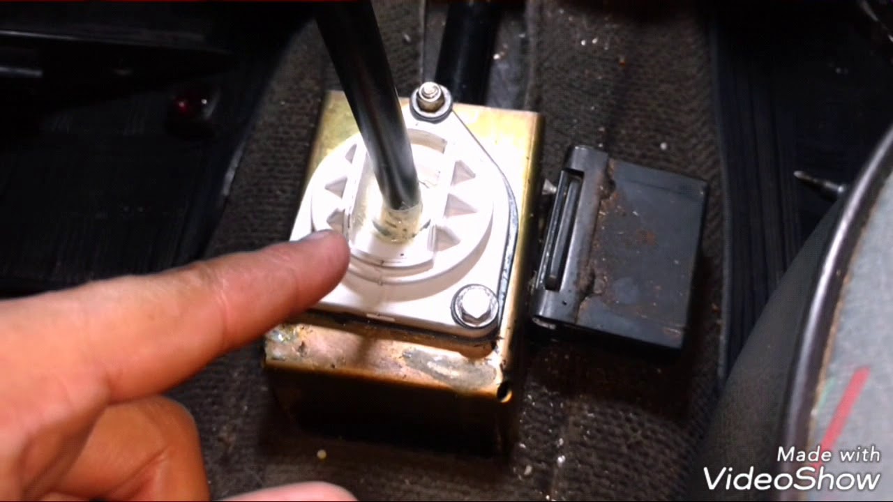 Uno Mille Eletronic 1.5 94 8v - troca reparo da alavanca do câmbio e vazamentos / parte 2