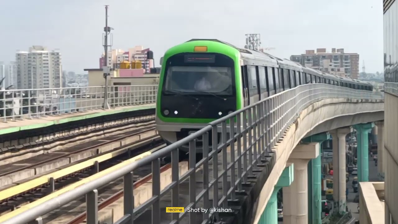 2 trains entering Banashankari metro station at the same time | #travel #nammametro