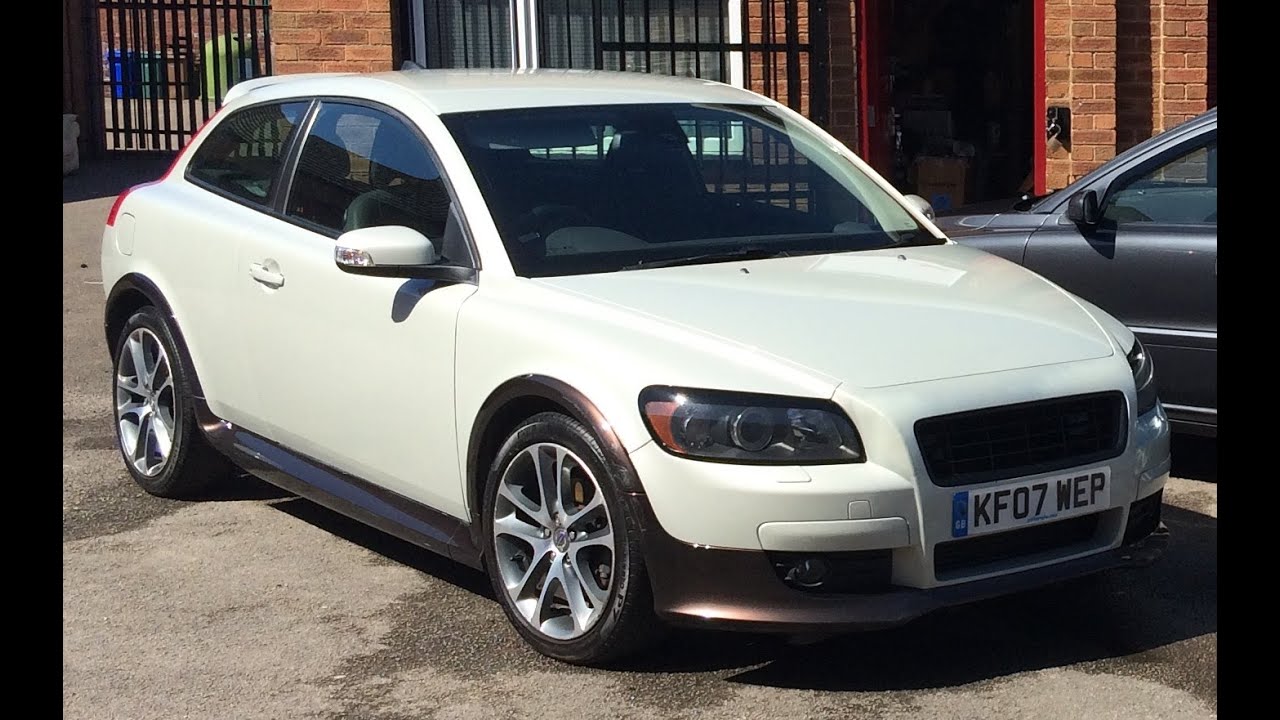Volvo C30 Front Wing Removal How To