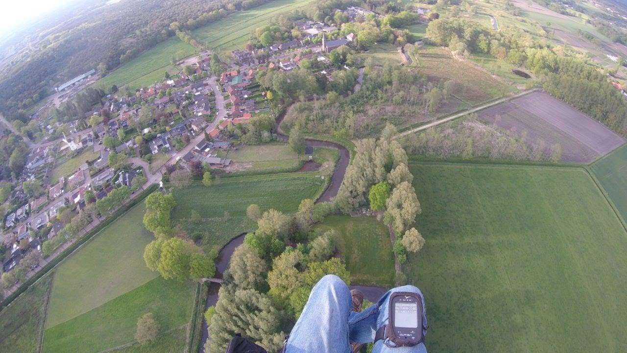 14 mei '21 Paramotorvlucht Borkel en Schaft naar Malpie (boven 300m).