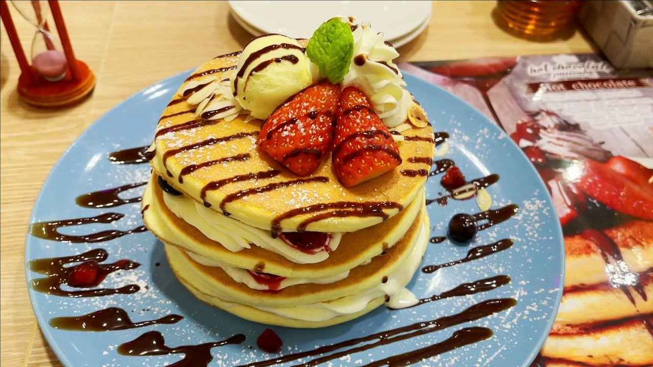 Strawberry and Mixed Berry Pancake | Japan's Popular Belle-ville Pancake Cafe