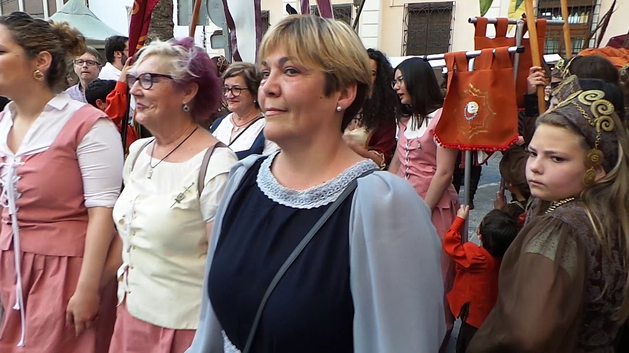 Pasacalles cristianos y bajada del muro en los moros y cristianos de cieza 2019