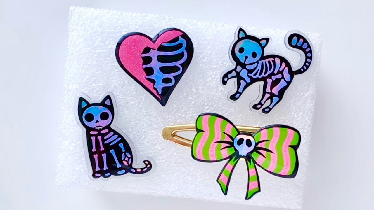 DIY Plastic Blanks For Adhesive Vinyl with Your Cricut | Teckwrap Opal Glow in the Dark Vinyl