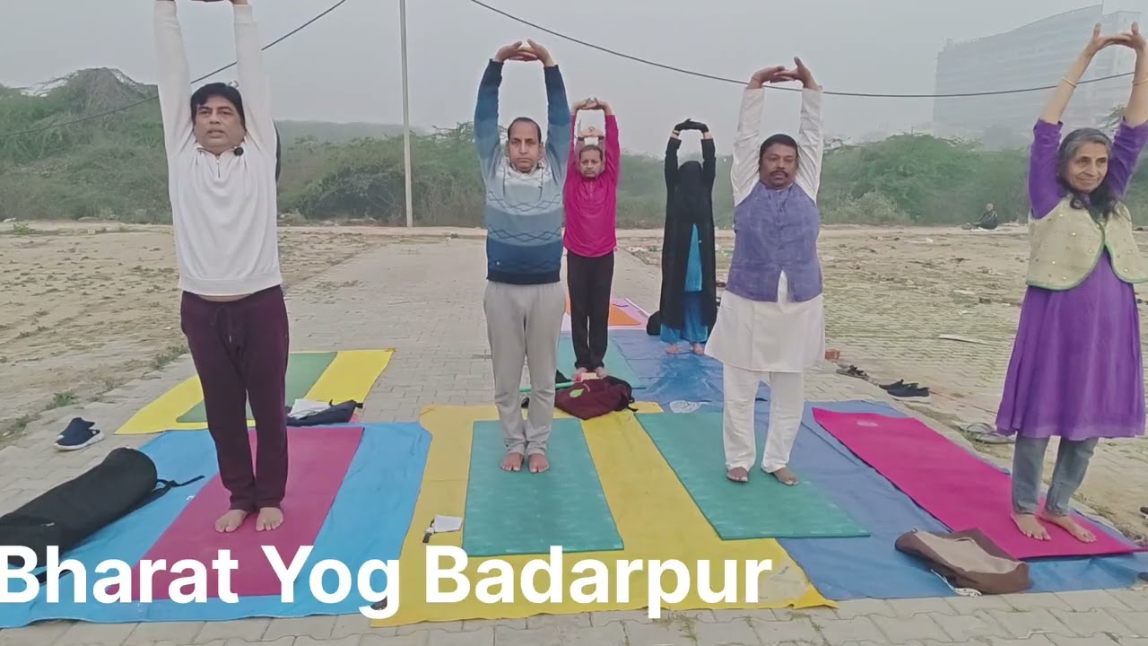 1. सूर्य नमस्कारकमर और पेट की चर्बी कम होती है।रीढ़ की हड्डी लचीली होती है।