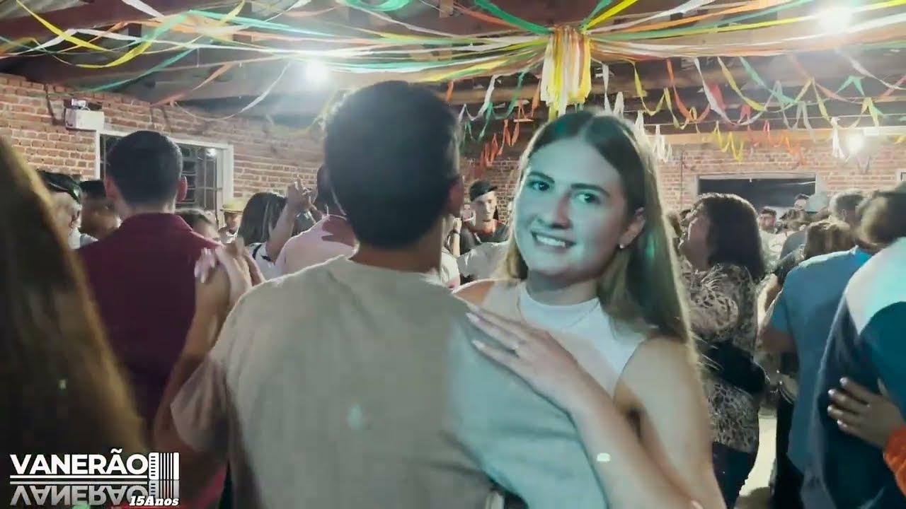 1 hora de Baile ao vivo - Grupo Vanerão em Monte Alegre dos Campos Parte 2