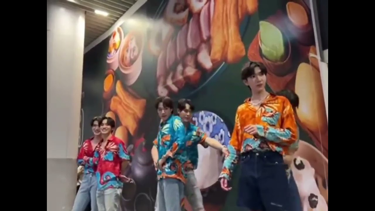 #BillySeng _ Billy: Don't touch my boy 🙂🤣 #billyseng #bbil1ypn #seng_wichai