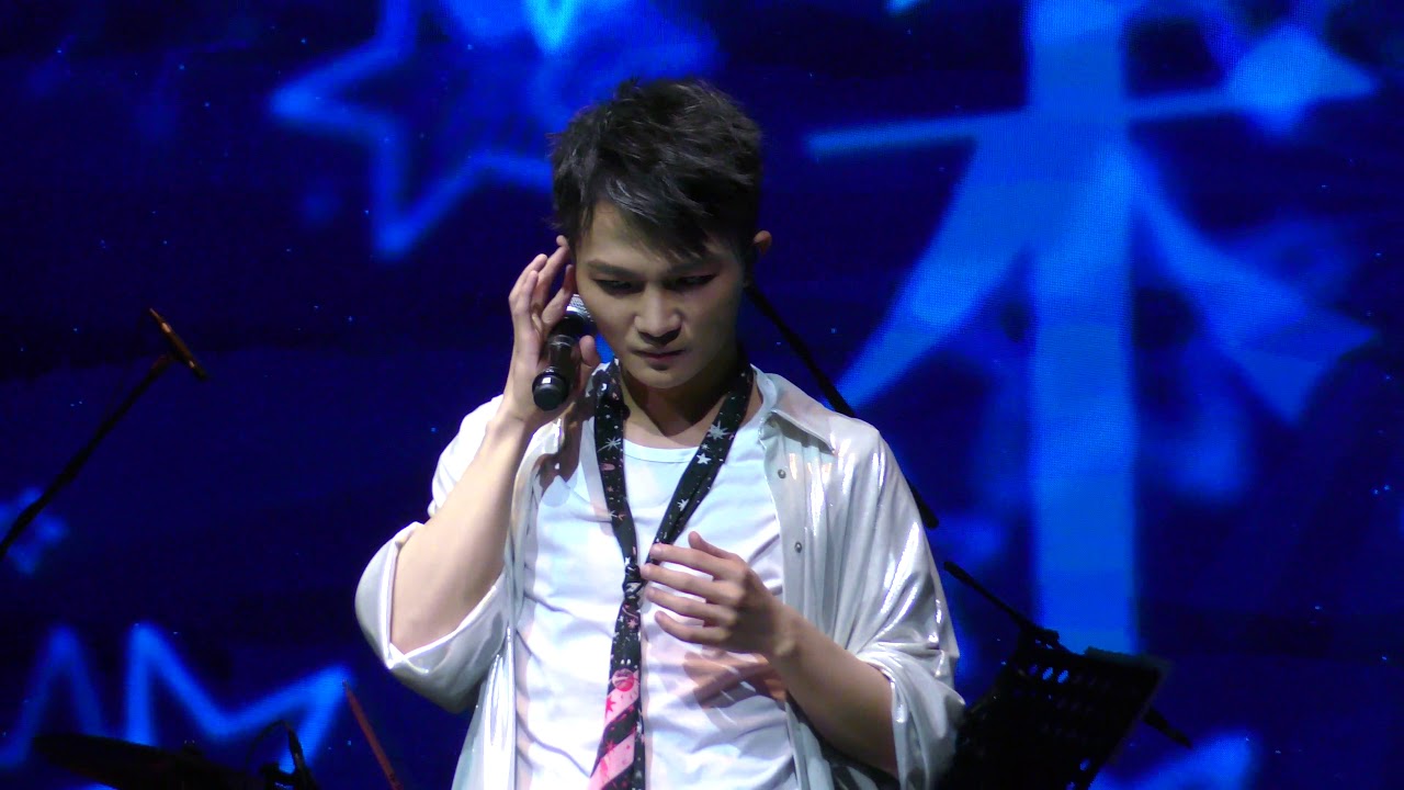 “深空间”演唱会上海站 周深ZhouShen 《叶子》+《我们俩》+《电台情歌》串烧 4k高清