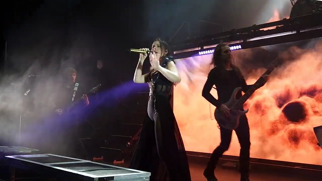 Beyond The Black - Rising High / Heart Of The Hurricane (live) @ Shepherd's Bush Empire - 16.01.26