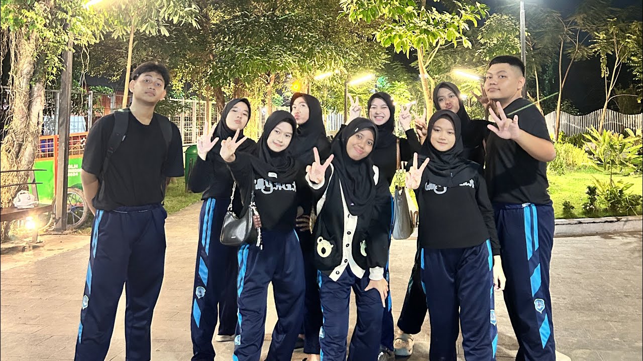 “ TARI KREASI NUSANTARA “ PPKN XI-4 