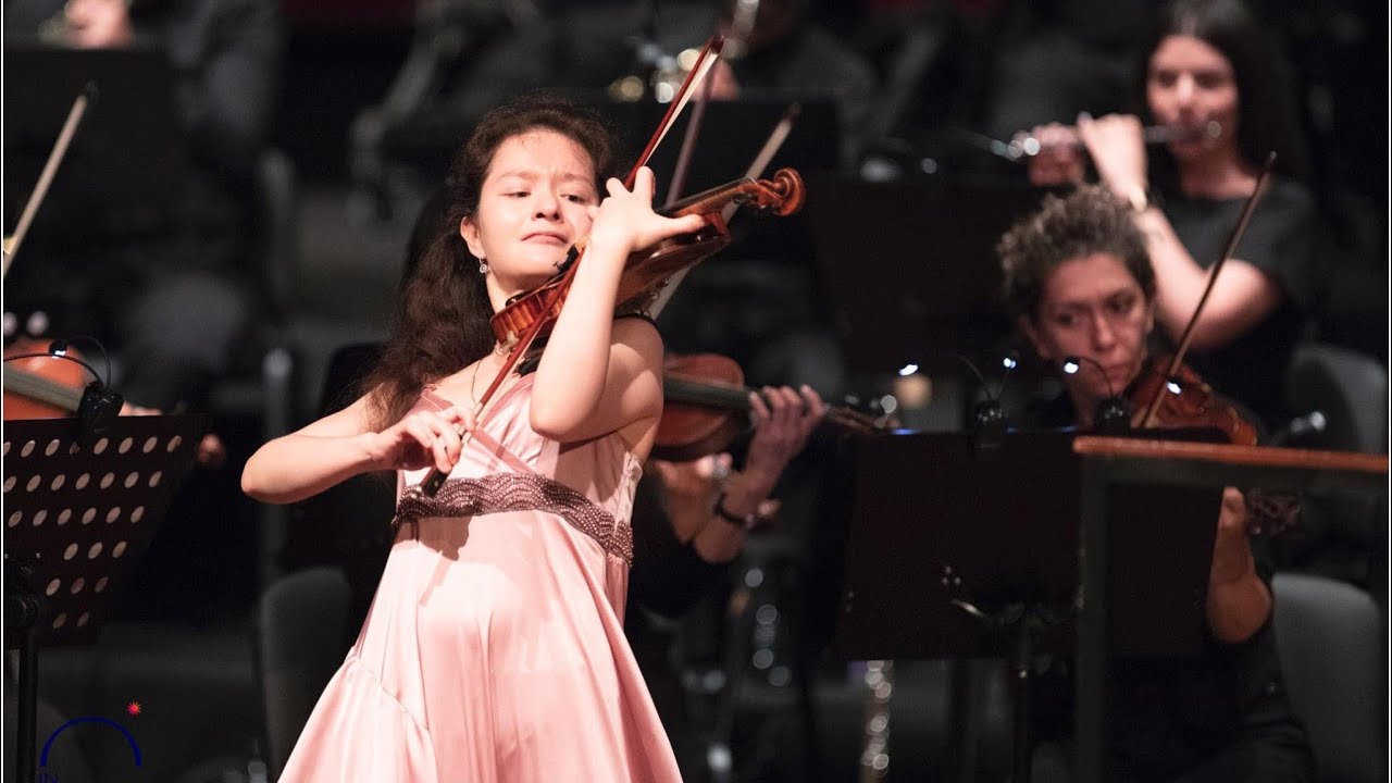 “Phantasms” performed by Anna Savkina