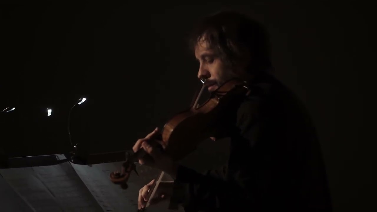 GABRIEL BOLAÑOS (Colombia, 1984) Pixel Streams (2021)