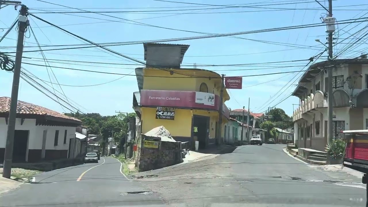 Recorriendo las calles de Sensuntepeque 
