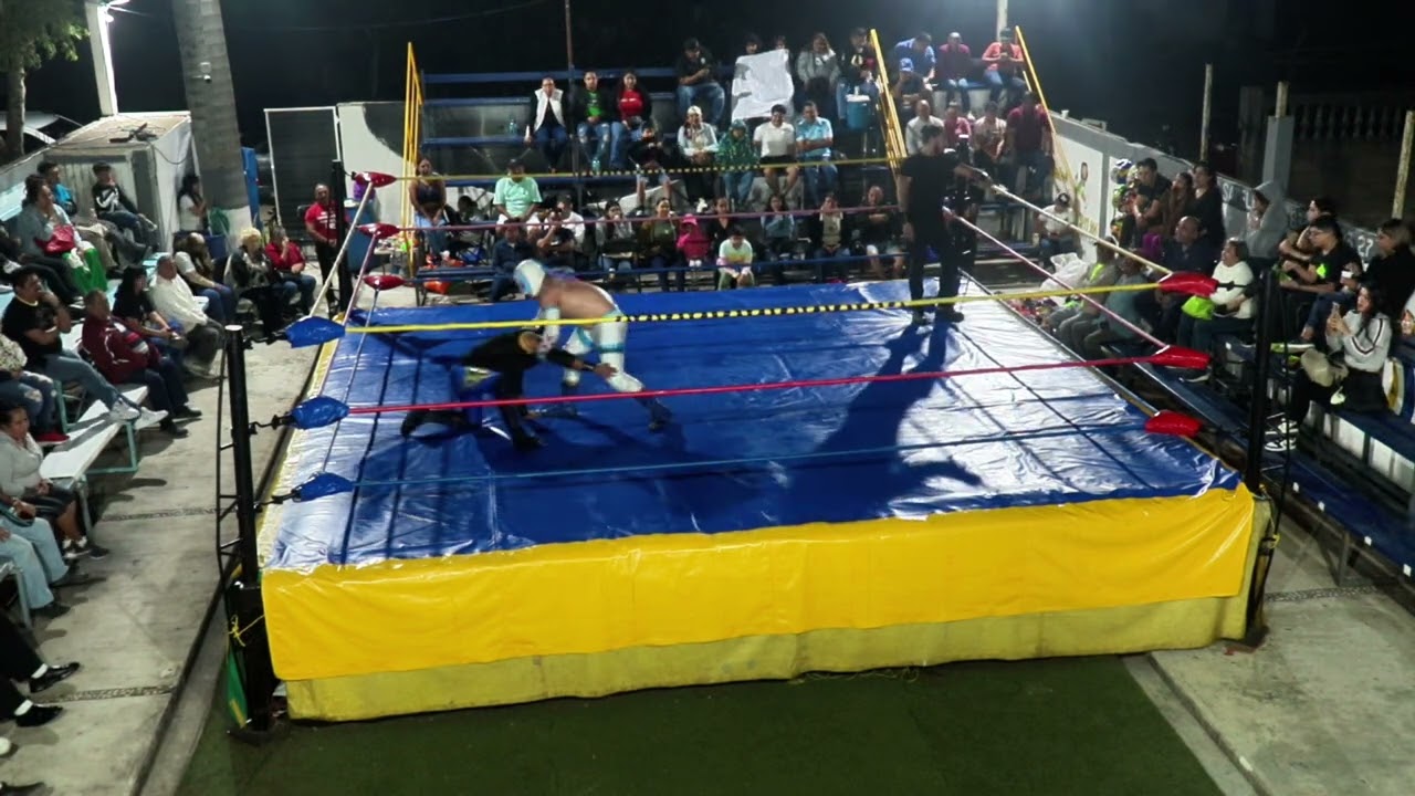 Lucha por el Campeonato Ligero Promociones Cobra Regulus vs Destello