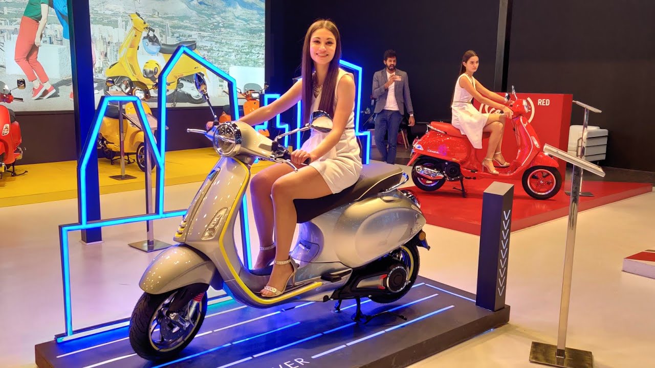 Vespa Electtrica Scooter at Auto Expo 2020 | Best Looking Electric Scoot!