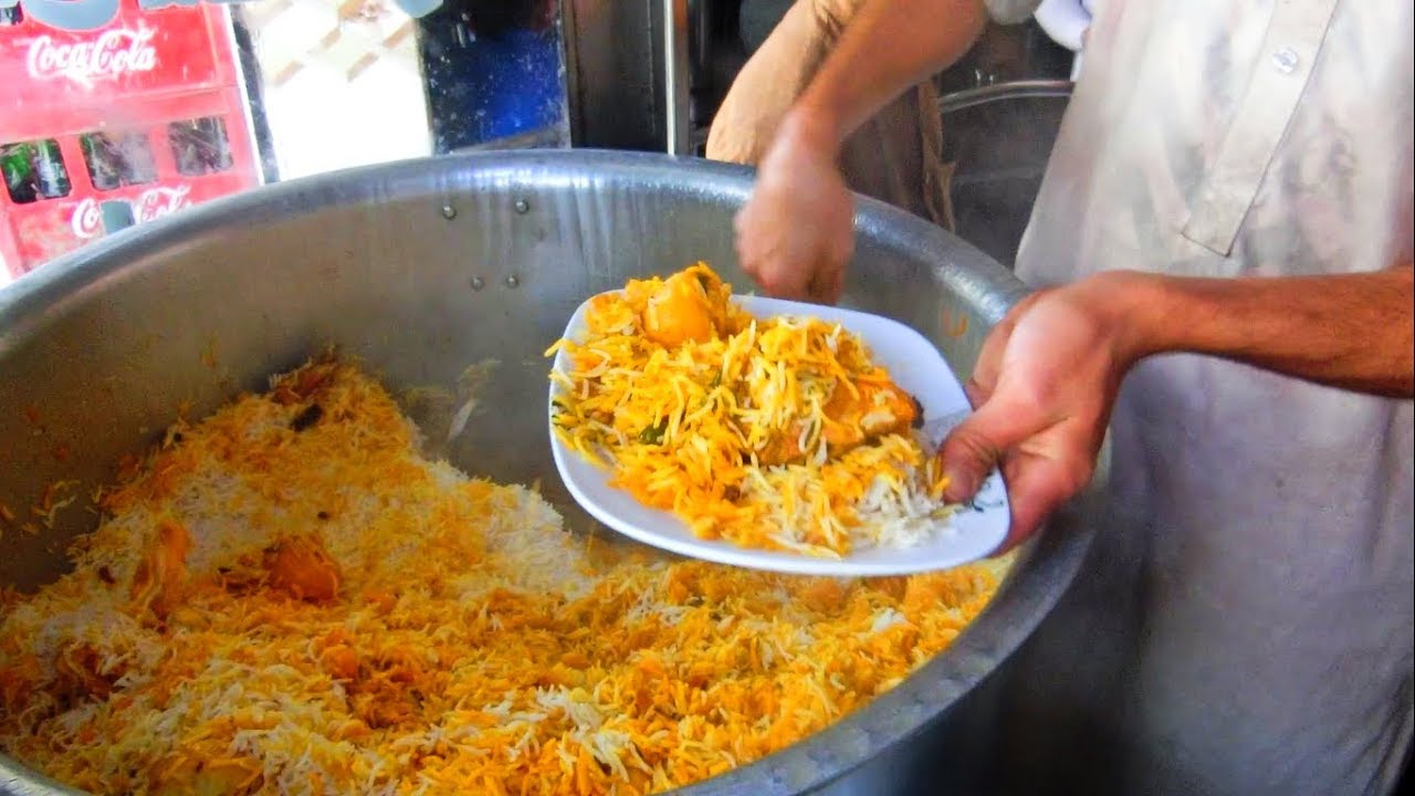 Al Naseeb Biryani Nowshehra Main Bazaar | Aloo And Chicken Biryani | Naseeb Chicken Biryani