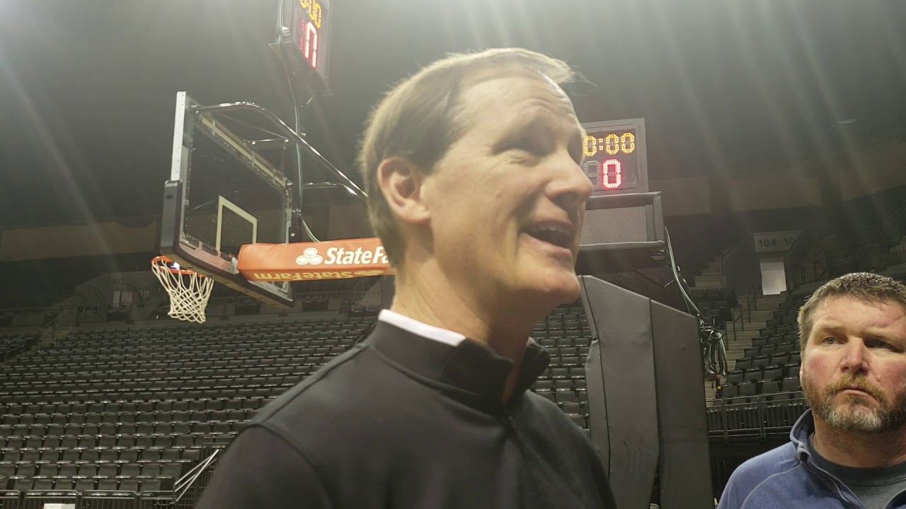 Dana Altman previews Arizona road trip