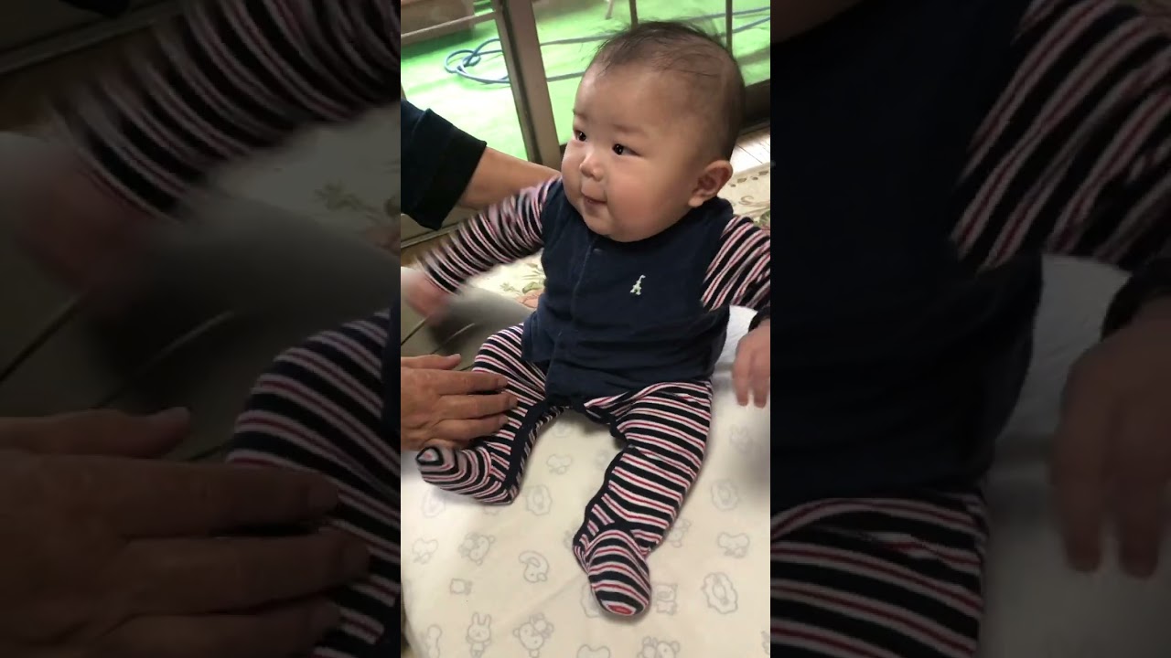 【あの頃】お座りからひっくり返りそうになってびっくりするゆぅくん０歳