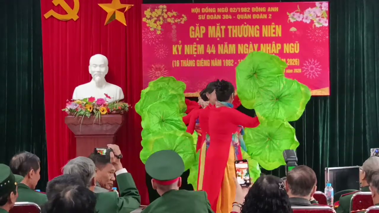 Ca múa chào mừng.
