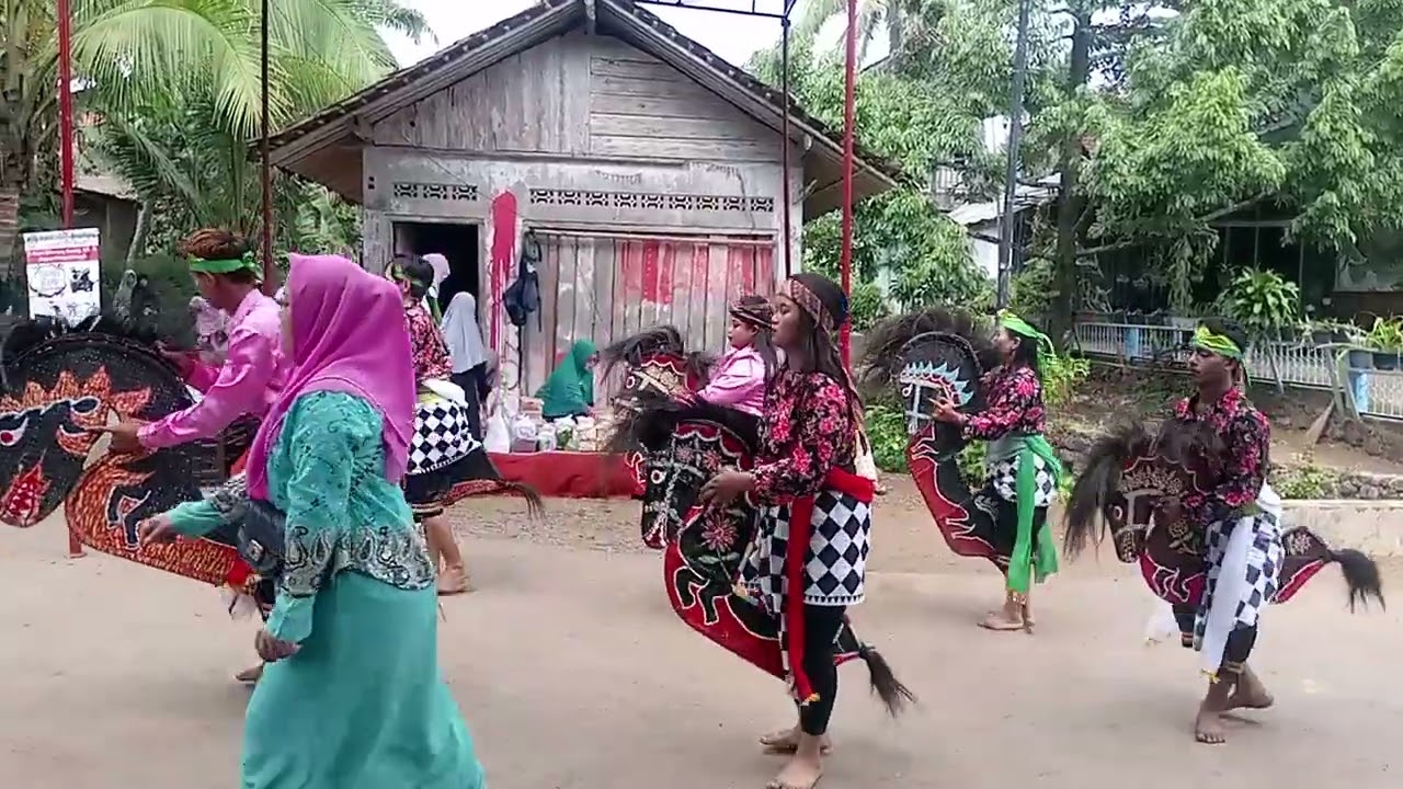 Acara suran Ebeg sekar muda budaya di Kalibangkang   , berta #jaranan #kudakepang #fyp