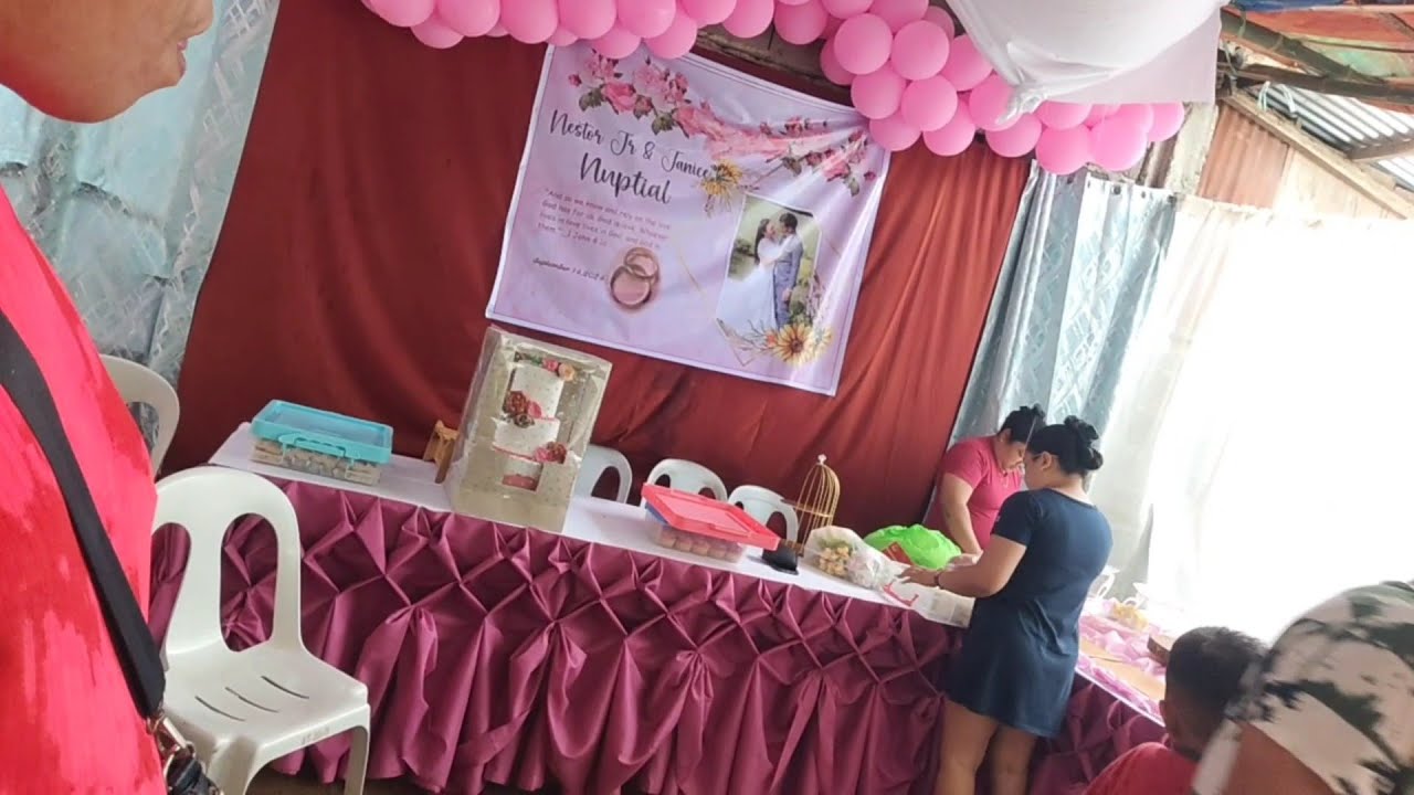BUSY NA TANAN LOOY ANG NAG LECHON KAY SIMONONG SA ULAN