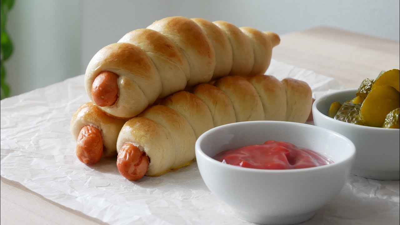 Würstchen im Teigmantel (Rezept) || Sausage Bread Rolls (Recipe)