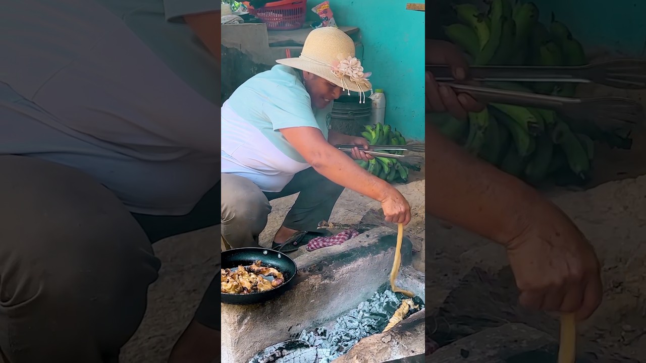 Estos cueros y tripas de chancho son muy sabrosos #campesina #comida #vidacampesina #cocina