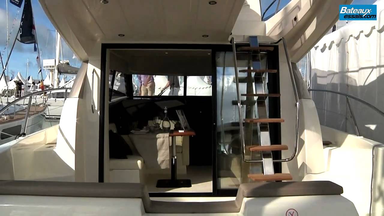 Prestige 350 présentation Bateaux-essais.com