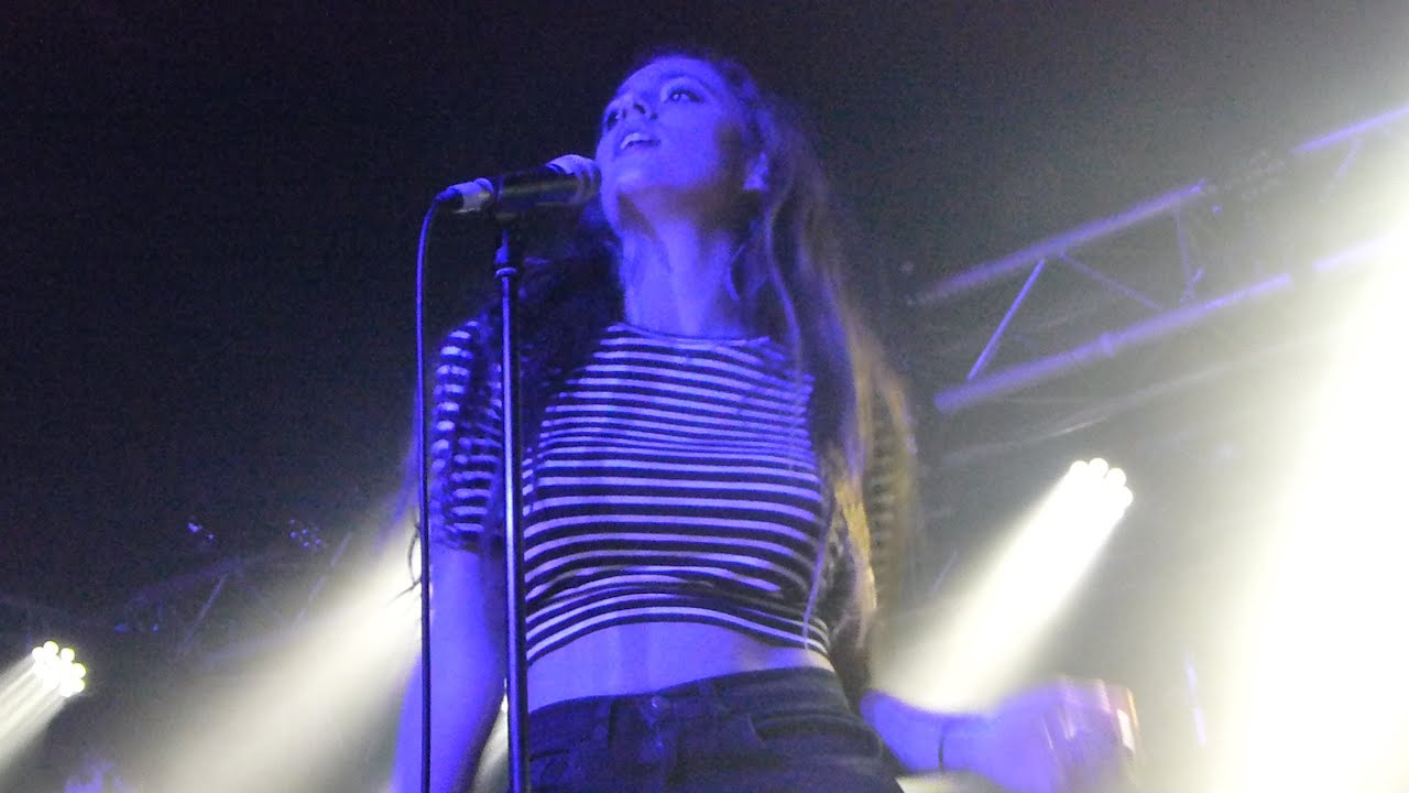Ryn Weaver - The Fool - Live Paris 2015