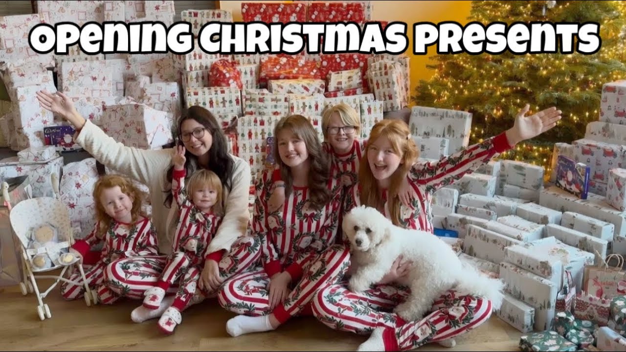 Christmas Morning Opening Presents & Main Surprises!