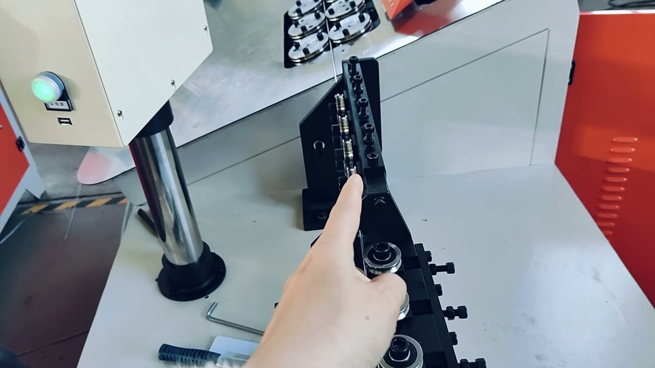 how to  adjust straightening wire rollers of wire bending machine
