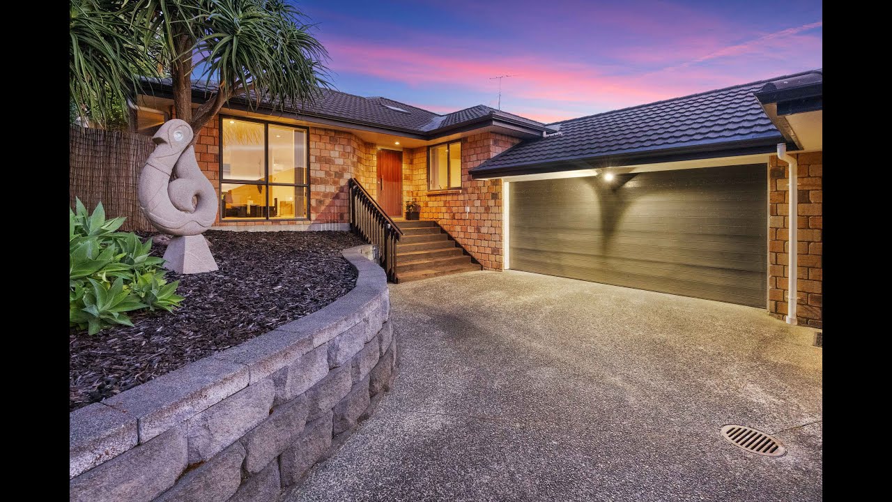 7 Oratia Drive, Glen Eden - Stylish and Spacious with Income Potential