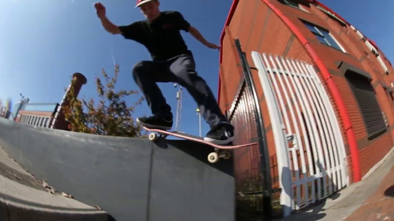Dom Henry  in Cottonopolis
