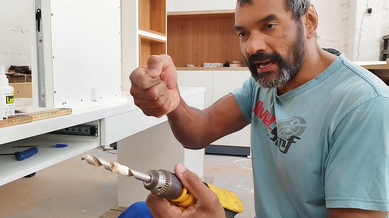 Como fazer uma bancada para maquiagem com click usando corrediça normal (com dicas e detalhes).