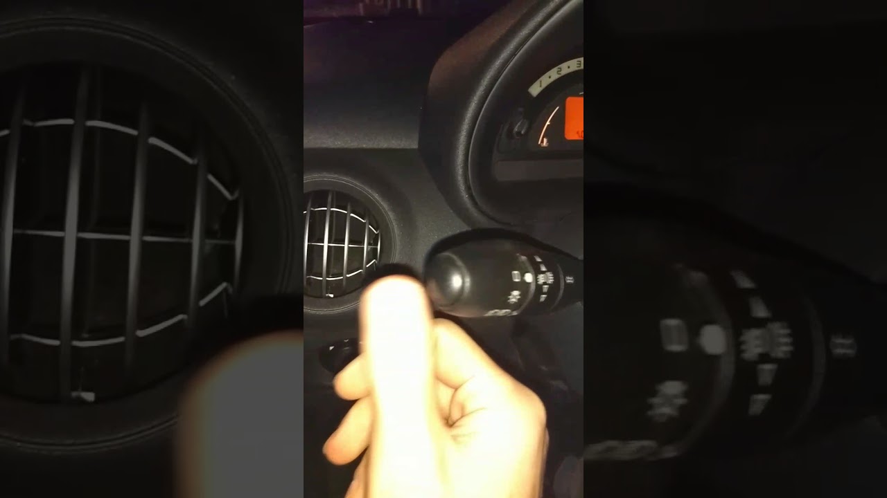 Acendimento automático dos faróis do C3