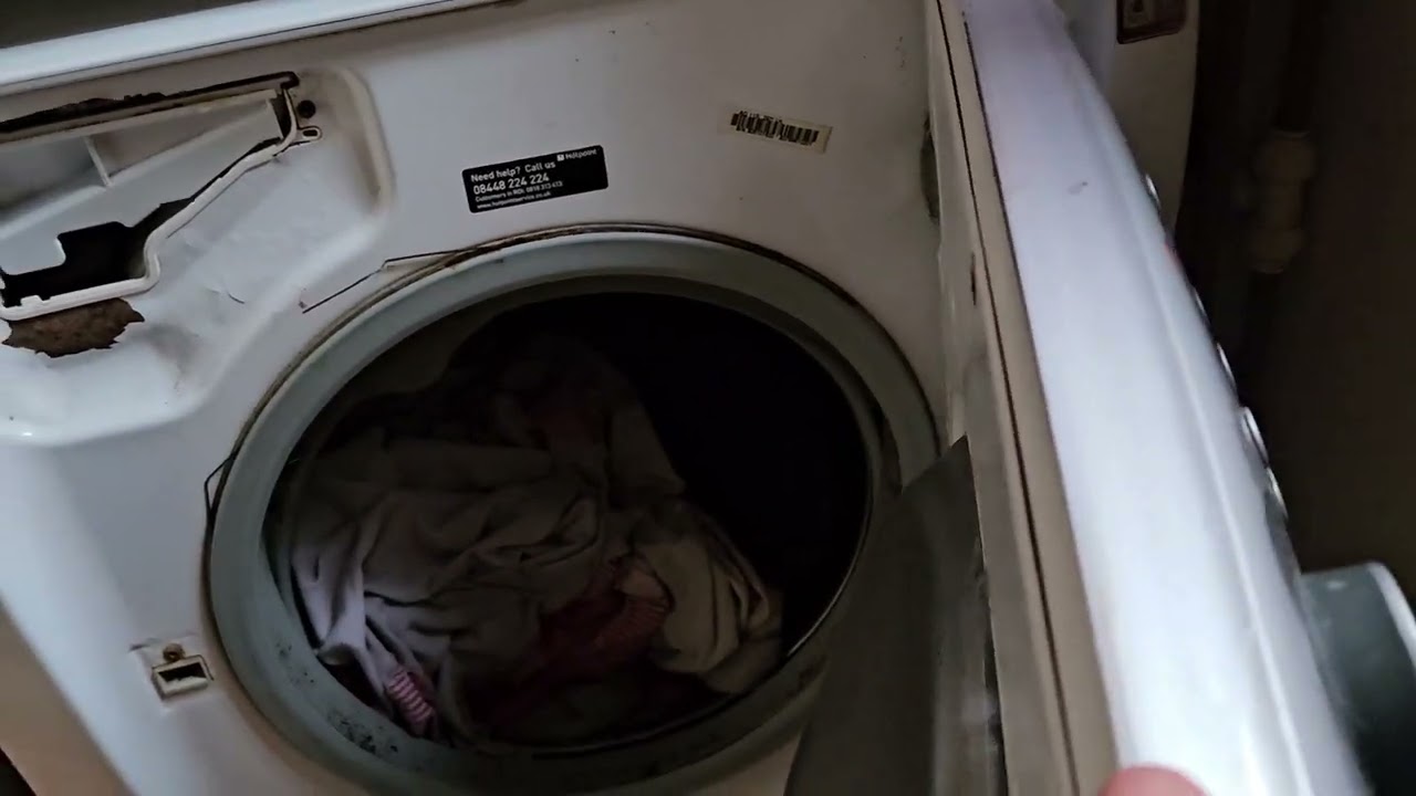 On Tour: Hotpoint Aquarius tumble dryer & Hotpoint Aqualtis 11KG washer