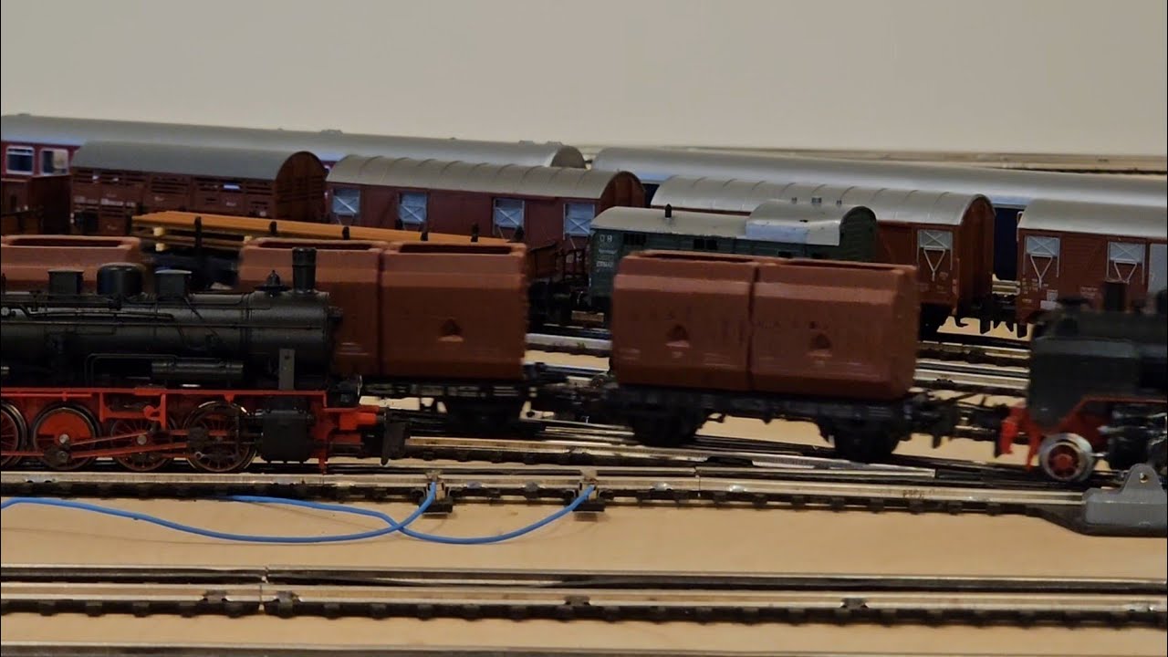 TRIX EXPRESS: Das saubere Dutzend - ein Zug Kohlekübelwagen