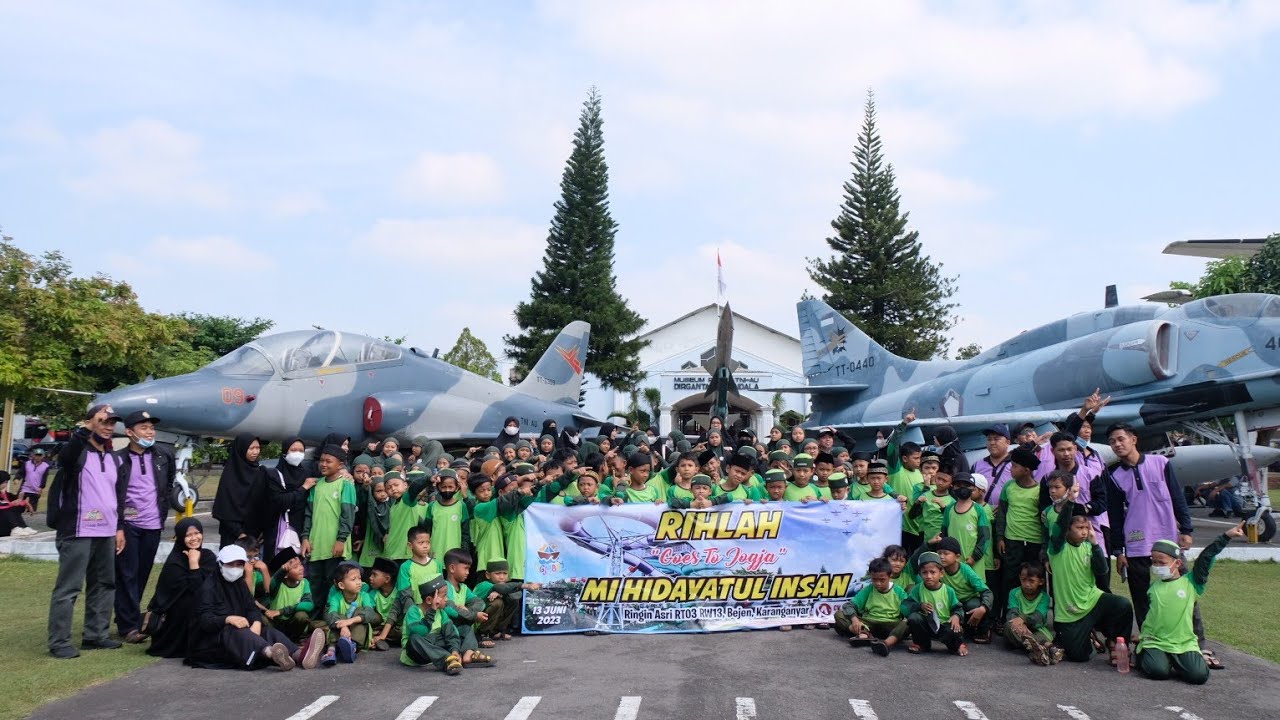 CV Pesona Ananda Tour - MI HIDAYATUL INSAN