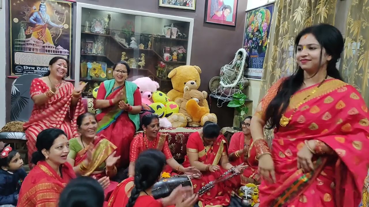 पहाड़ी भजन 💃हाथ मे मुरली कमर में रूमाल के भल लागुच्छ मैया तेरो नंद लाल