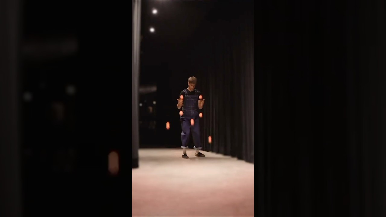 Bounce Juggling Demo - Basile Pucek