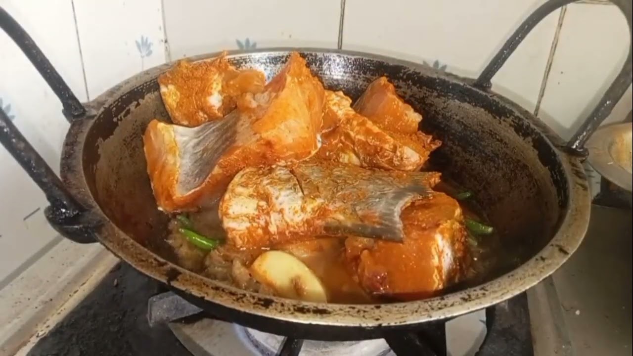 আলু দিয়ে রুই মাছের ঝোল #