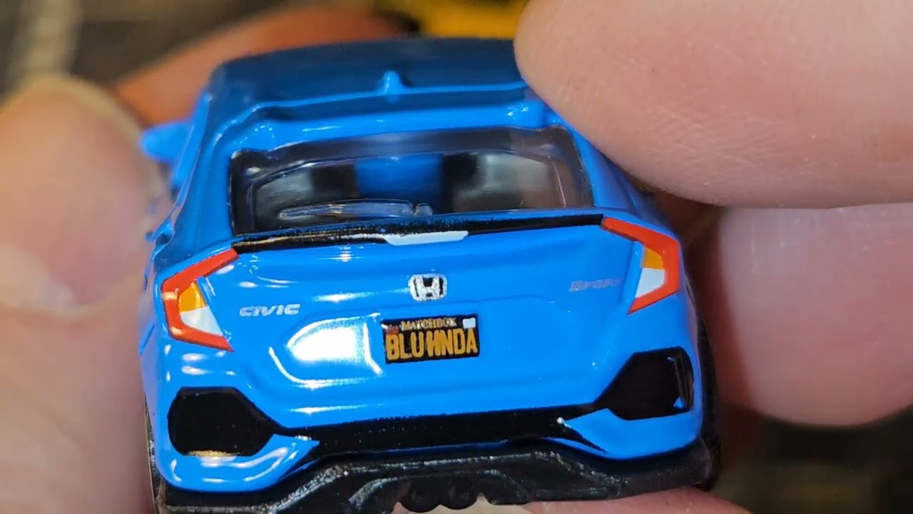 Odcinek wielowytrumirowany. Czyli  krasnal uwalnia 10pack i 8pak Matchboxów.