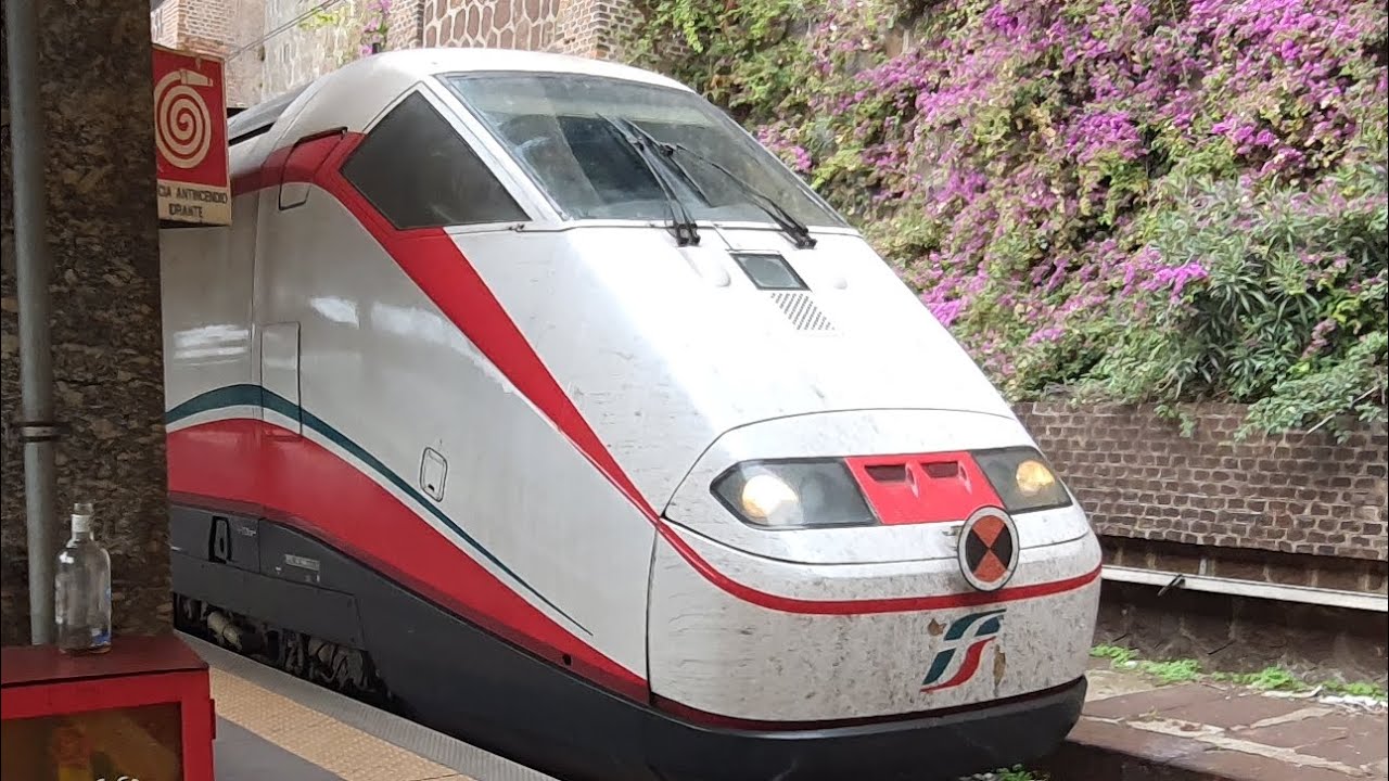 Arrivo e Partenza InterCity con Le E.414 a Genova Piazza Principe
