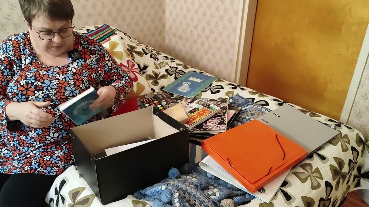 Vanhat kalenterit - saavatko jäädä vielä arkistoihin vai joko luovun niistä?
