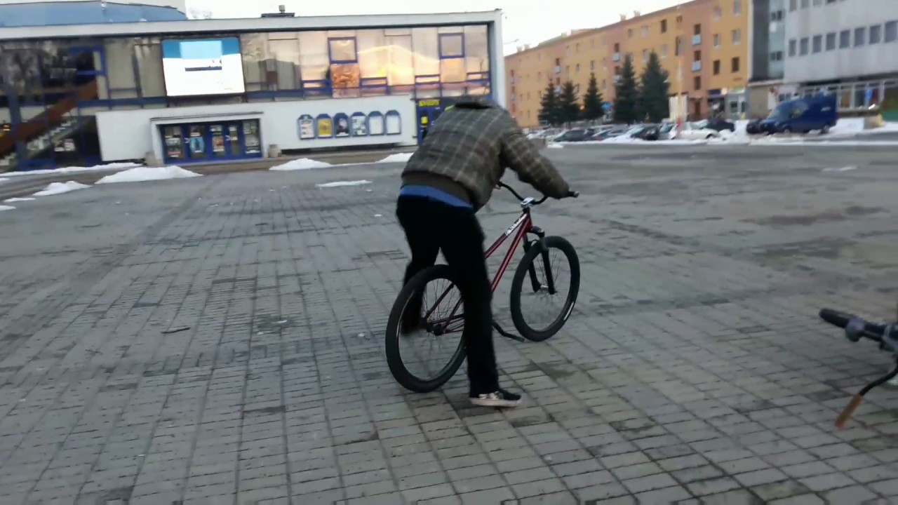 Broken cranks by F&ouml;k Crew