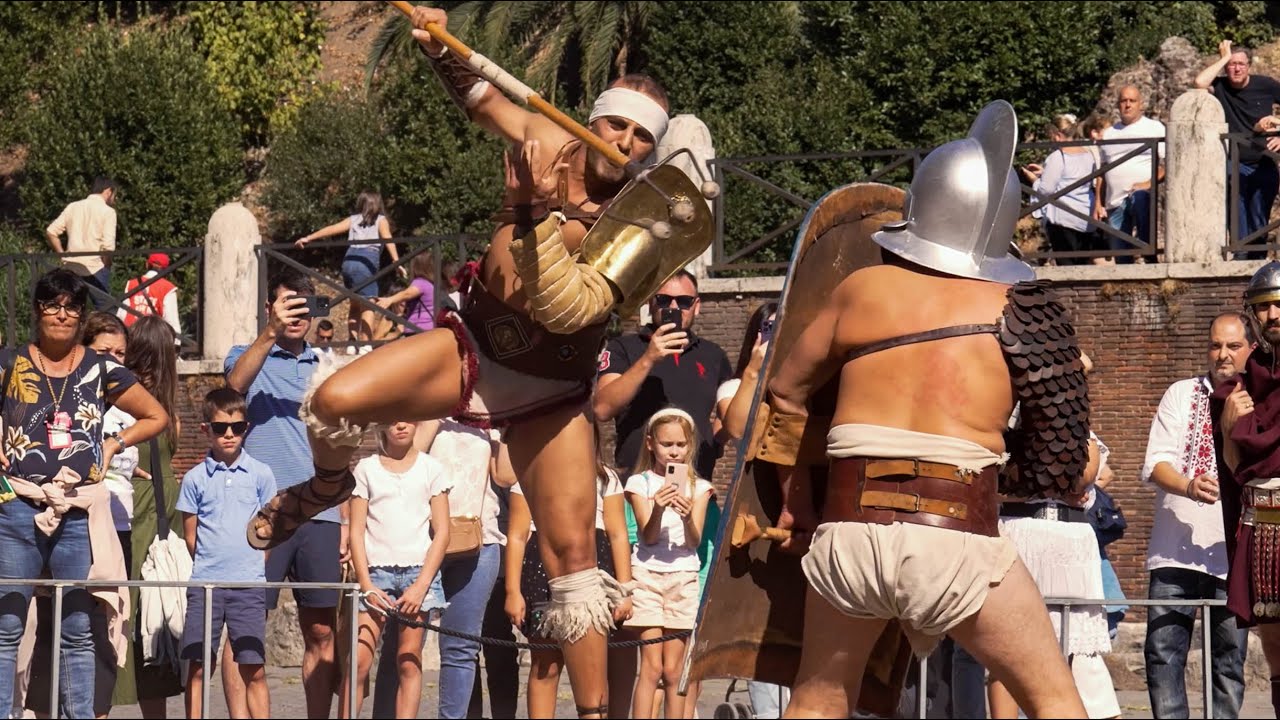 Gladiatori Romani in azione: spettacolo tra Colosseo e Ludus Magnus