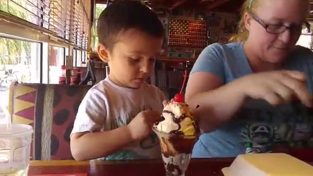 restaurant HAPPY BIRTHDAY, 4 year old freaked out