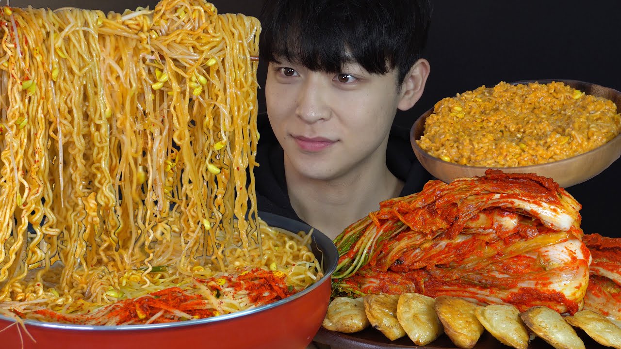 해장라면 고춧가루 챱챱 ☆ 직접 담근 김치, 군만두, 라죽