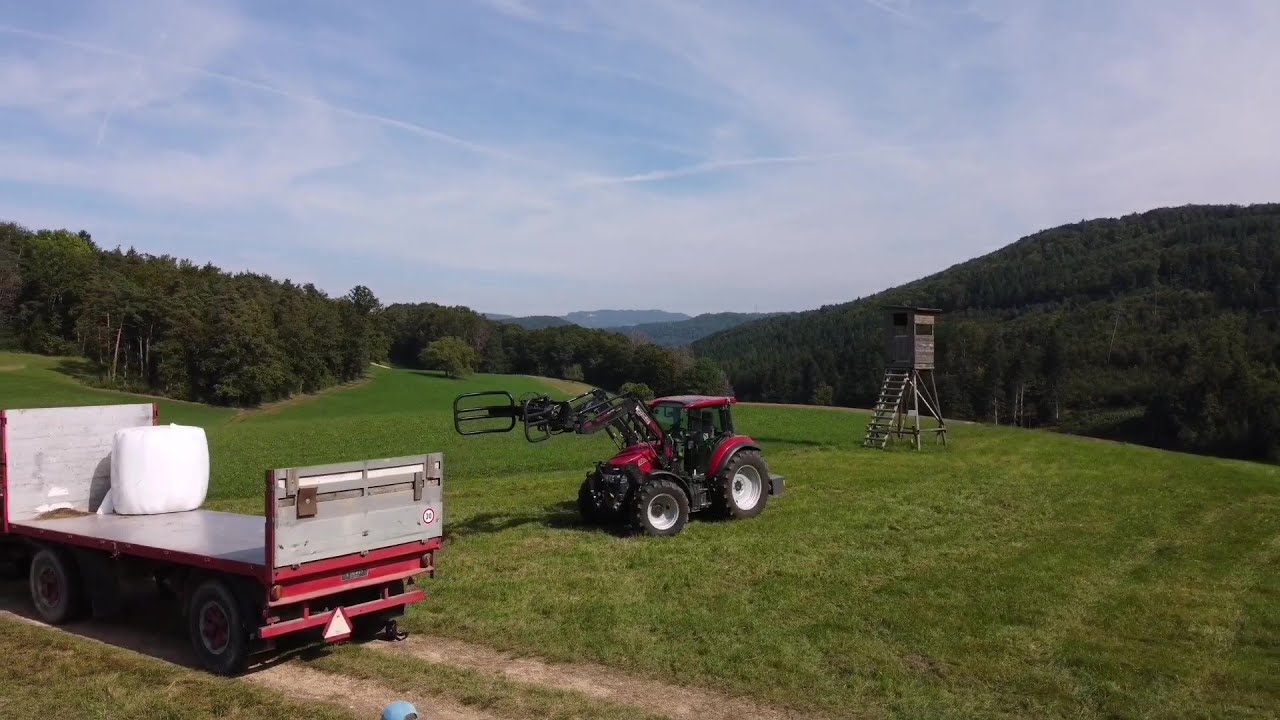 Siloballen laden mit Case IH Farmall 95 c