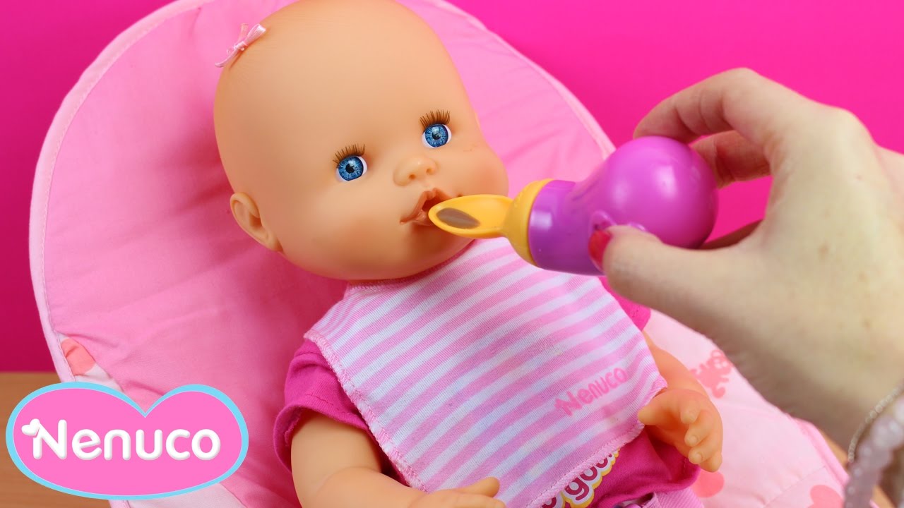 Bebé NENUCO Merienditas | La bebé come papilla y hace pipí de verdad | NENUCO en español