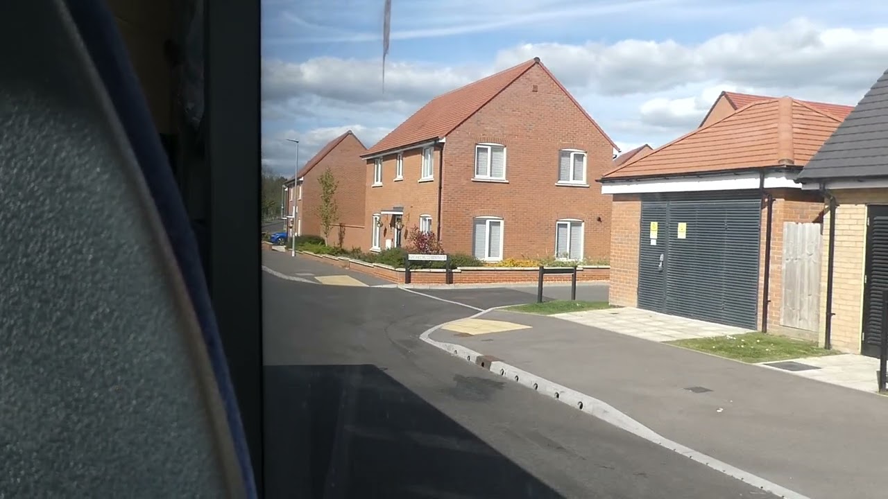 Centrebus (South) ADL Enviro200 MMC 540 YX22OGG - Route 92
